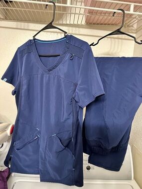 Scrubstar Navy Blue Scrub Set